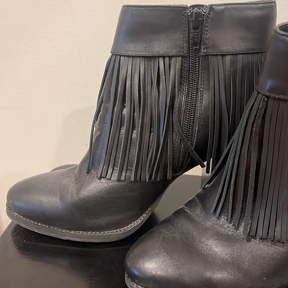 Aldo Fringe Boots - Picture 2 of 5
